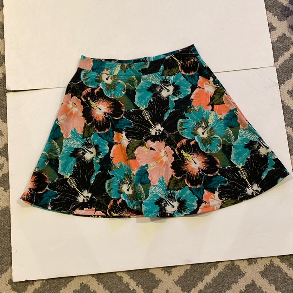 H&M Tropical Floral Print Skirt size small